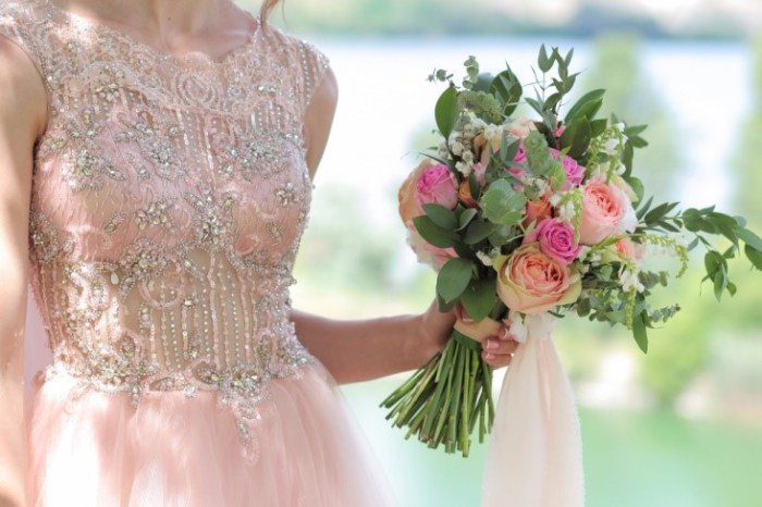 How to choose a wedding dress