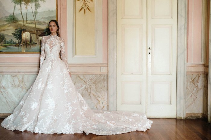 Monique Lhuillier Lace Wedding Dresses