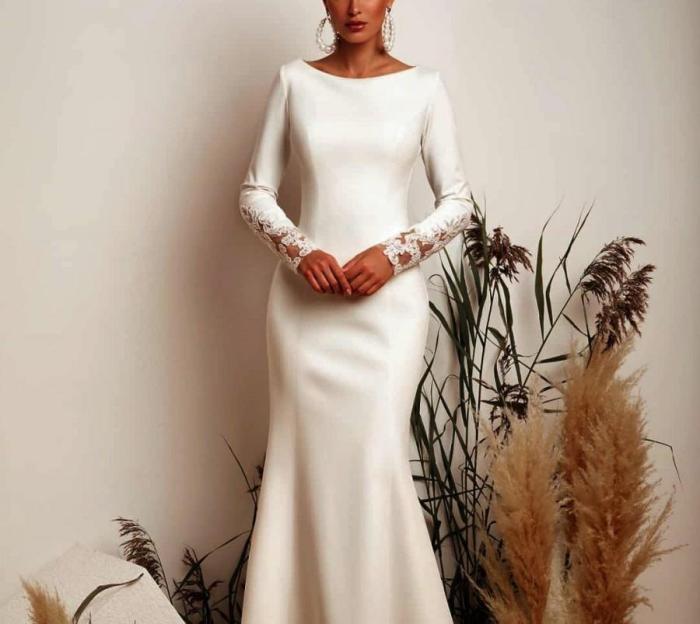 Long sleeve trumpet wedding dress