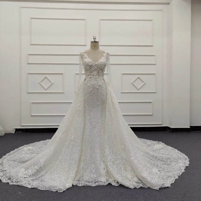 Lace trumpet wedding dress